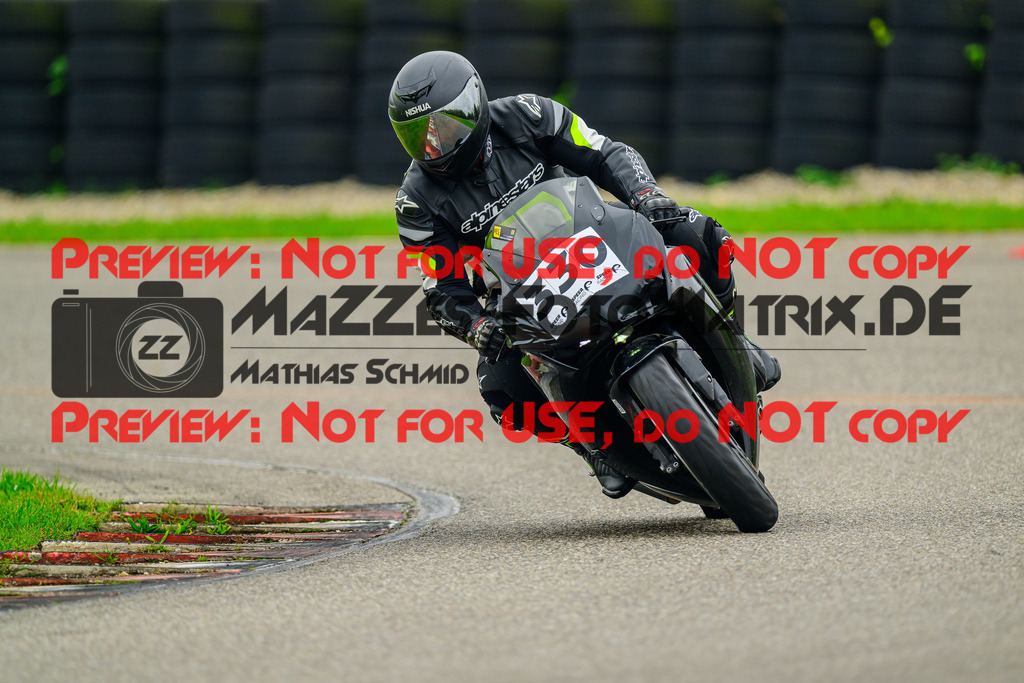 MaZZes_Fotomatrix_20241003_6007705_3912 | GELB