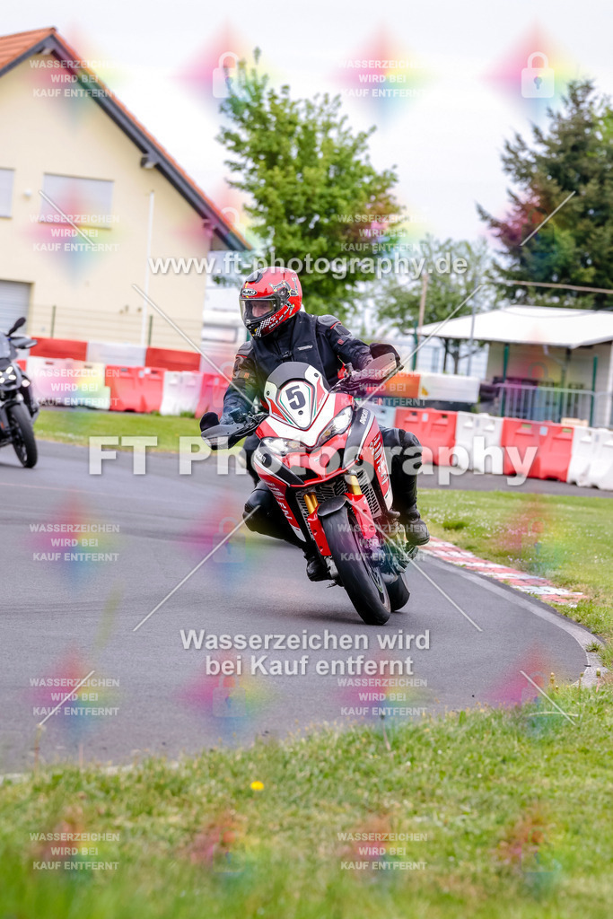 MotoTeamVBK-20501 | Hier findet Ihr Bilder von Touristenfahrten auf der Nürburgring Nordschleife oder von anderen Veranstaltungen die ich besucht habe. Viel Spass beim Durch Schauen 