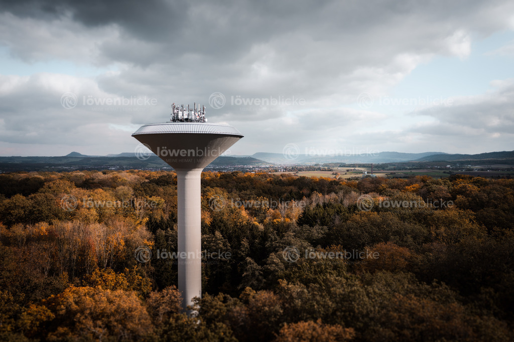 Wasserturm im Eichert bei Göppingen im Herbst | löwenblicke | shop
