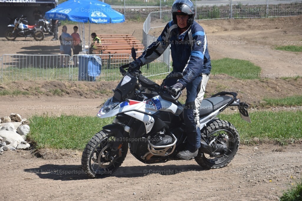 DSC_0093 | Sportfotografie , Motorsport, Motoross, Reitsport, Mointainbike, Enduro,
Landschaft , Outdoor, Eventfotografie, Landschaft, Bilder online bestellen - Realisiert mit Pictrs.com