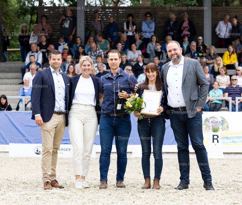 TH_Ehrung Norman Femfert_10214 | Elmloher Reitertage 2023 am 29.07.23 in Elmlohe, Ehrung, Manja Femfert, Norman Femfert