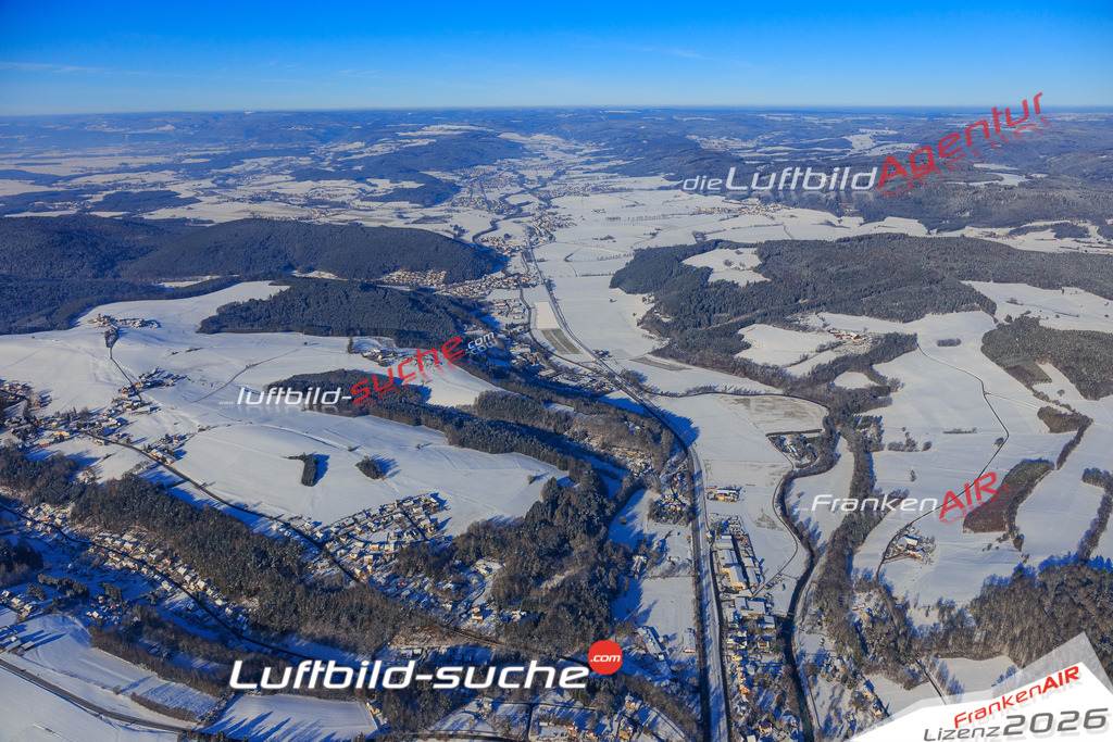 Die Luftaufnahme der Stadt Kronach wurde vom UL-Flugzeug heraus erstellt ( keine Drohne )- hohe Auflösung für beste Qualität
