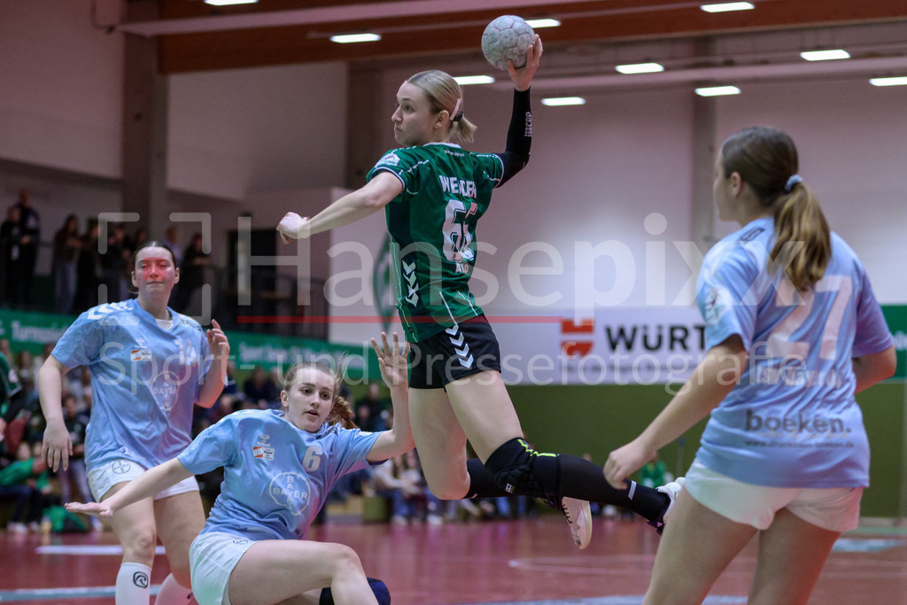 Handball, 2. Bundesliga Frauen, SV Werder Bremen - Bayer 04 Leverkusen | Luise Albert (SV Werder Bremen, 66) beim Wurf, am Ball, Spielszene, Aktion, Action