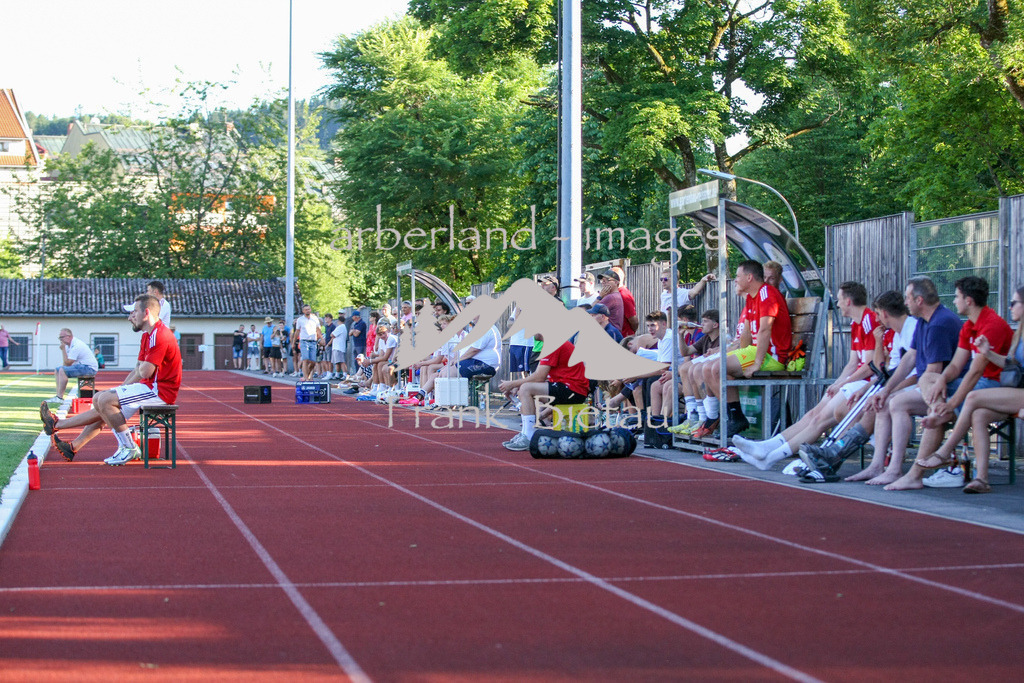 993T8100 | Medien- Sport- Entertainmentfotos