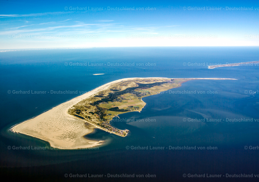 2581322 | WITTDüN AUF AMRUM 13.09.2021 Sandstrand - Landschaft des Küstenbereiches der Nordsee - Insel in Wittdün auf Amrum im Bundesland Schleswig-Holstein, Deutschland. Weiterführende Informationen bei: AmrumTouristik AöR. // Sandy beach of coastal area North Sea - Island in Wittduen auf Amrum in the state Schleswig-Holstein, Germany. Further information at: AmrumTouristik AoeR. Foto: Gerhard Launer