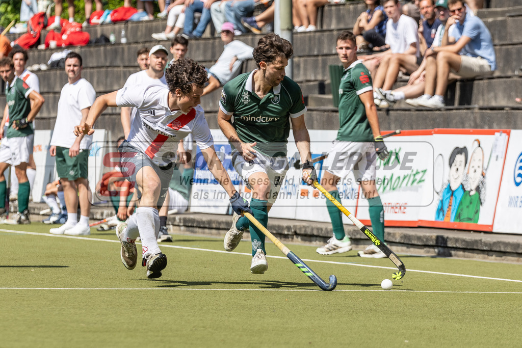 MJ_2024-.05-12-H-HTCU-Alster-40 | Timm Herzbruch (Uhlenhorst Mülheim #14) & Nicolaus Hansen (Der Club an der Alster #24), Uhlenhorst Mülheim - Der Club an der Alster am 12.5.2024 im Waldstadion, Mülheim a. d. Ruhr