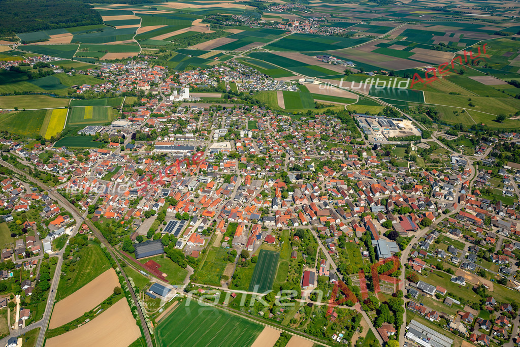 sontheim-an-der-brenz-fotograf-luftaufnahmen-630-jahr-2025 | Luftaufnahme von  Sontheim an der Brenz - Die Luftaufnahme wurde 2025 vom UL-Flugzeug heraus erstellt ( keine Drohne ) - Hochauflösende Luftaufnahme - für professionelle Ausdrucke geeignet. Die Geschenkidee !Mit Lizenz und Bildrechte bestellbar