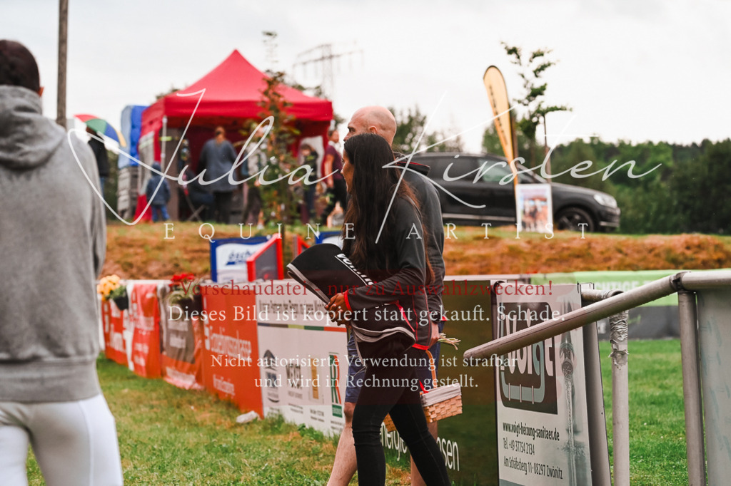 DSC_6657 | Pferde- und Turnierfotografie in Westsachsen. Pferdeportraits, Auftragszeichnungen und intuitive Kunst.