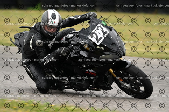 25bt02-1363 | markuskiefer.com - Realisiert mit Pictrs.com