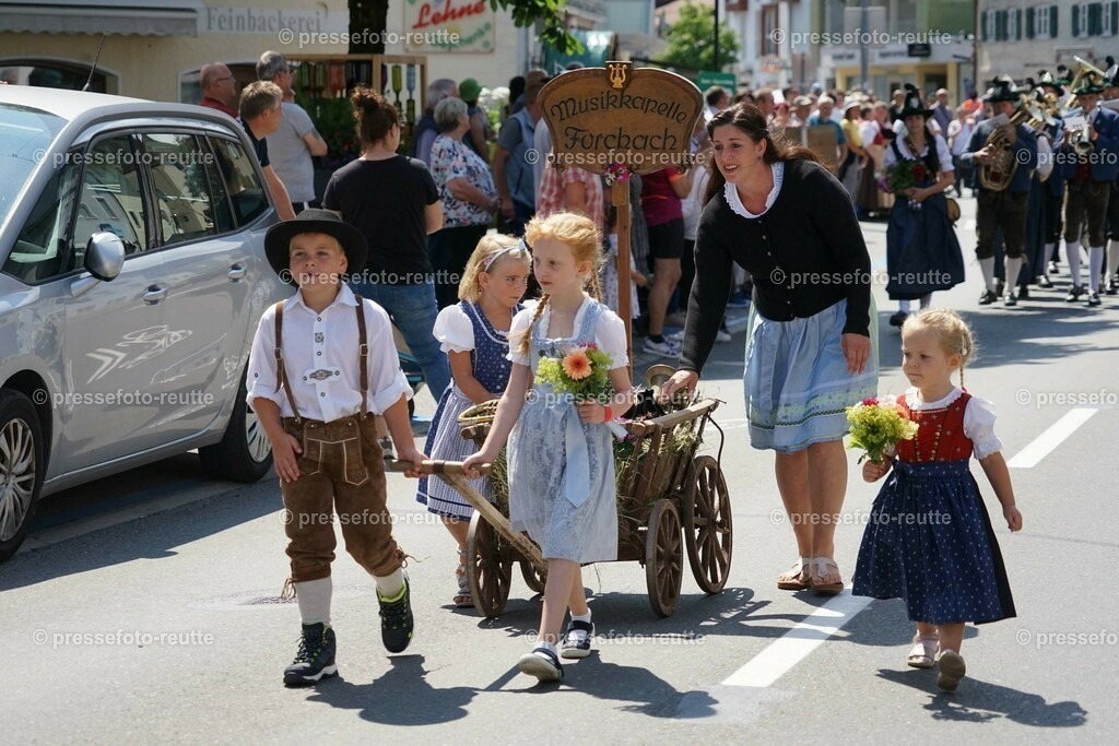 06a-FORCHACH-Bundesmusikfest-2023-Juni16-Reutte-DSC06389 | Info aus dem Bezirk Reutte/Ausserfern Tirol sowie eine umfangreiche Bilddatenbank über die gesamte Region: Lechtal, Talkessel Reutte, Tannheimertal, Zwischentoren. Lech, Plansee, Zugspitze, Grenztunnel, B179, Fernpassstraße, Verkehr, Lawinen, Tradition, - Realisiert mit Pictrs.com