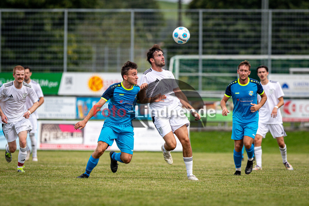 SG Hungerbach I gegen TSV Feldafing | Fußball Herren Kreisklasse Gruppe 3 BFV Kreis Zugspitze, SG Hungerbach I gegen TSV Feldafing, 20250816,Zweikampf, 2025-08-16 in Oberhausen (Sportplatz Oberhausen), Florian FENTZLOFF (Feldafing 7), Stefan DOPFER (Hungerbach 5), Copyright: WolfgangxLindner www.foto-lindner.de
