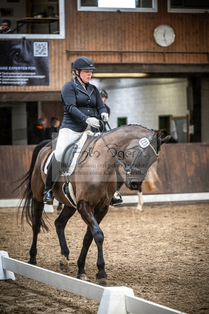 DOS_1104 | Entdecke hochwertige Reitturnierfotos von Foto Oger. Professionell, emotional und authentisch – jetzt Lieblingsmomente im Shop bestellen.Deutschlandweite Turnierfotografie. - Realisiert mit Pictrs.com