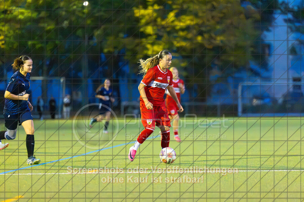 20261007_190453_0073_(c)_by_PhotoPeet | #,ASV Spartania Eislingen (blau) vs. VFB Stuttgart (rot), Fußball, Verbandspokal der B-Juniorinnen,  Saison 2026/2027, Kunstrasenplatz, Öschhalle, 73054 Eislingen, 07.10.2026 - 18:30 Uhr,Foto: PhotoPeet / Sport- &amp; Eventfotografie / Peter Harich
