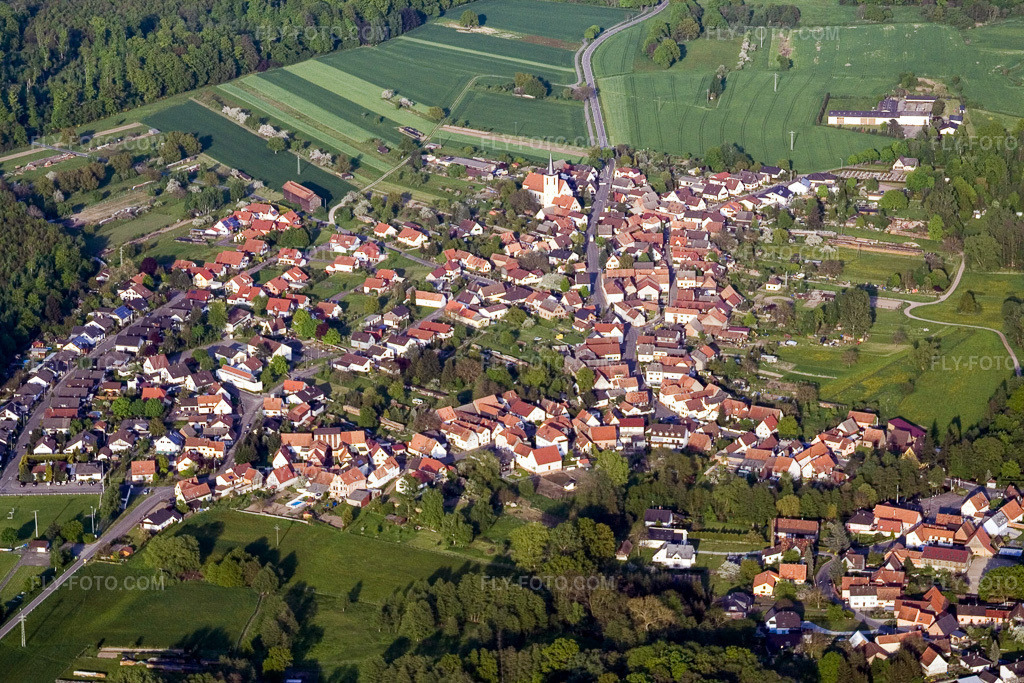 Aerial view: View of the town in Scheibenhard in the state Bas-Rhin, France.Photo: IMG_10600.jpg taken on 05/04/2008 by Werner Riehm/FLY-FOTO.comResolution of the original: 3456 x 2304 px