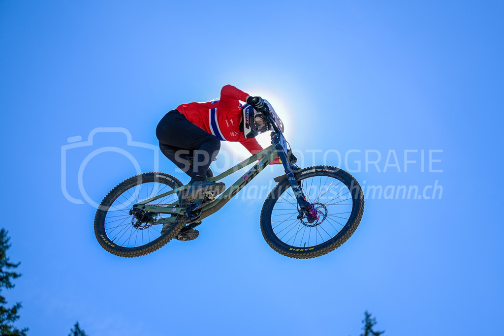 UCI Mountain Bike World Cup Lenzerheide 2022 - Downhill - 9. July 2022 | UCI Mountain Bike World Cup Lenzerheide 2022 - Downhill
Bike Kingdom, Lenzerheide
Bild: Sportfotografie Markus Aeschimann | www.markus-aeschimann.ch - Realisiert mit Pictrs.com