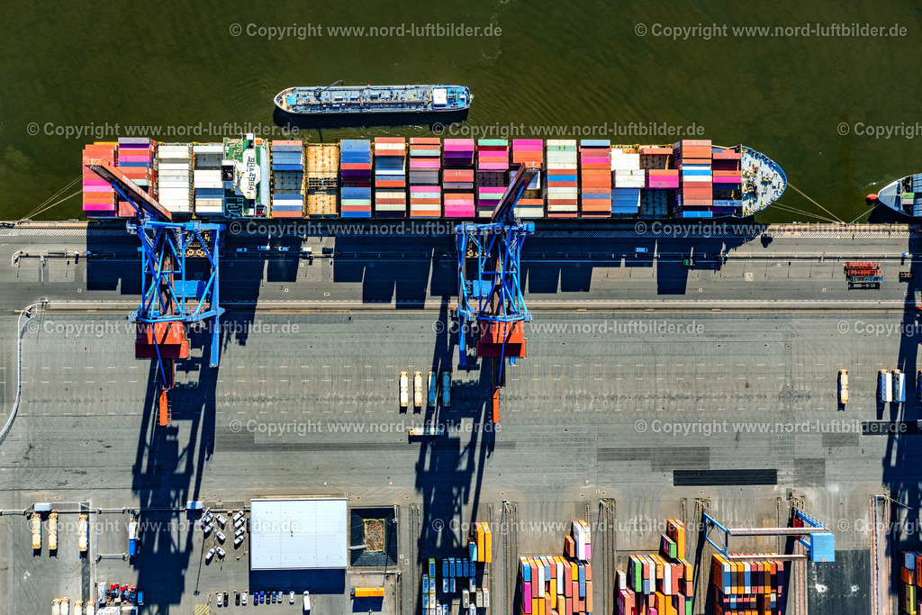 Hamburg_Altenwerder_Containerschiff_Senkrechtaufnahme_ELS_2152090525 | HAMBURG 19.09.2025 Senkrecht- Luftbild aus der Satelliten- Perspektive vom Containerschiff CTA Altenwerder im Hafen in Hamburg, Deutschland. Weiterführende Informationen bei: HPA Hamburg Port Authority. // Vertical aerial view from the satellite perspective of the container ship CTA Altenwerder in the port in Hamburg, Germany. Further information at: HPA Hamburg Port Authority. Foto: Martin Elsen