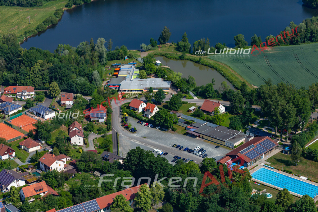 aktuelles Luftbild von  Redwitz-rodach - Luftaufnahme wurde 2018 von https://frankenair.de mittels Flugzeug (keine Drohne) erstellt.