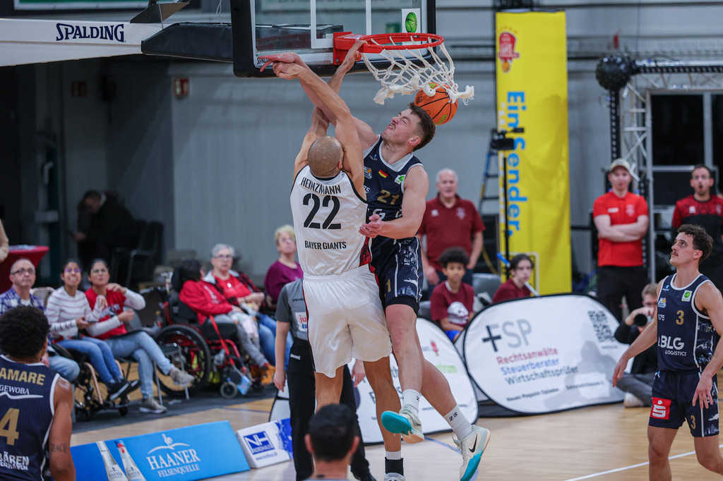 Pro A BAYER GIANTS vs Eisbären Bremerhaven-34 | Fotos von Basketballspielen aus dem Raum NRW fotografiert von Gero Mueller-Laschet und Daniel Schaefer - Realisiert mit Pictrs.com