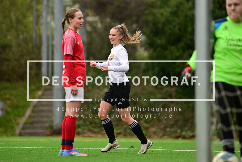 Fußball I Frauen I Saison 2025-2026 I Bezirksliga I 21. Spieltag I Harburger TB - Rahlstedter SC I 165386 | Der Sportfotograf. - Realisiert mit Pictrs.com
