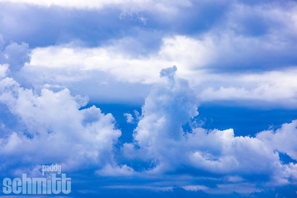 PS-Wolken-2026-23 | Entdecke die größte Bildgalerie der Region mit Fotografien aus dem Allgäu, der Bodenseeregion, Oberschwaben, dem Donautal und der Schwäbischen Alb. Landschaften, Luftaufnahmen und Reisefotografie als Wandbild und Fotokunst. - Realisiert mit Pictrs.com