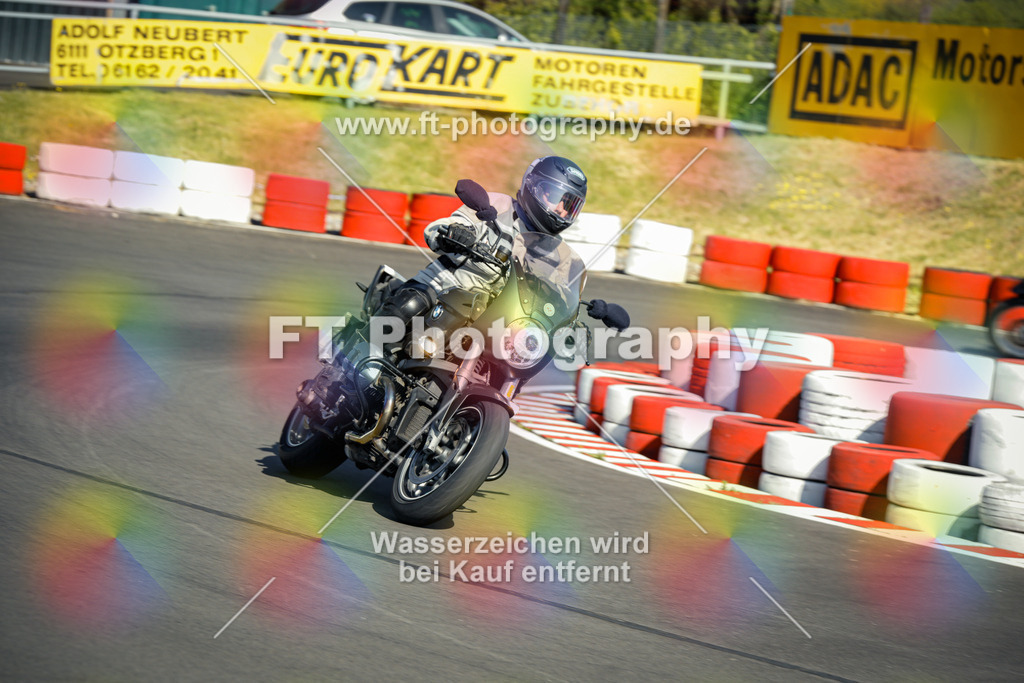 OBK_Mai_Martina_Markus-10272 | Hier findet Ihr Bilder von Touristenfahrten auf der Nürburgring Nordschleife oder von anderen Veranstaltungen die ich besucht habe. Viel Spass beim Durch Schauen 