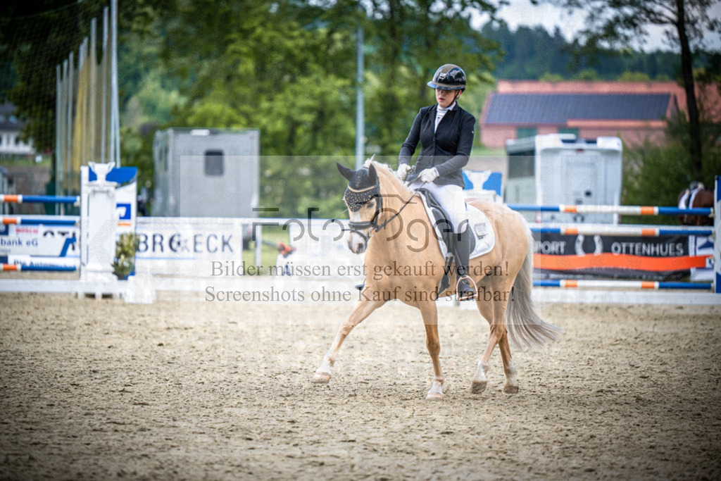 DOS_2930 | Reitturnier Venne - Realisiert mit Pictrs.com