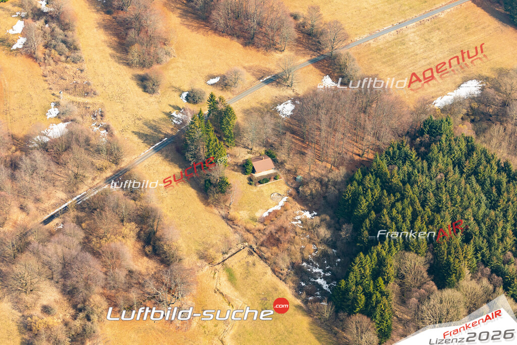 Die Luftbildaufnahme Würzburger Haus - Geroda wurde 2019 mittels Flugzeug (keine Drohne) erstellt. Perfekte Schärfe und Druck- Ergebnisse- Garantiert!