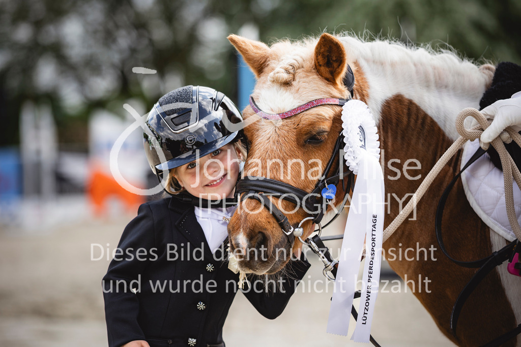 260509_PfSpTa_16_Führzügel-WB-644 | Deine schönsten Turniermomente als professionelle Fotos! Entdecke hochwertige Pferdesport-Fotografie im Online-Shop. Jetzt Fotos finden & bestellen!