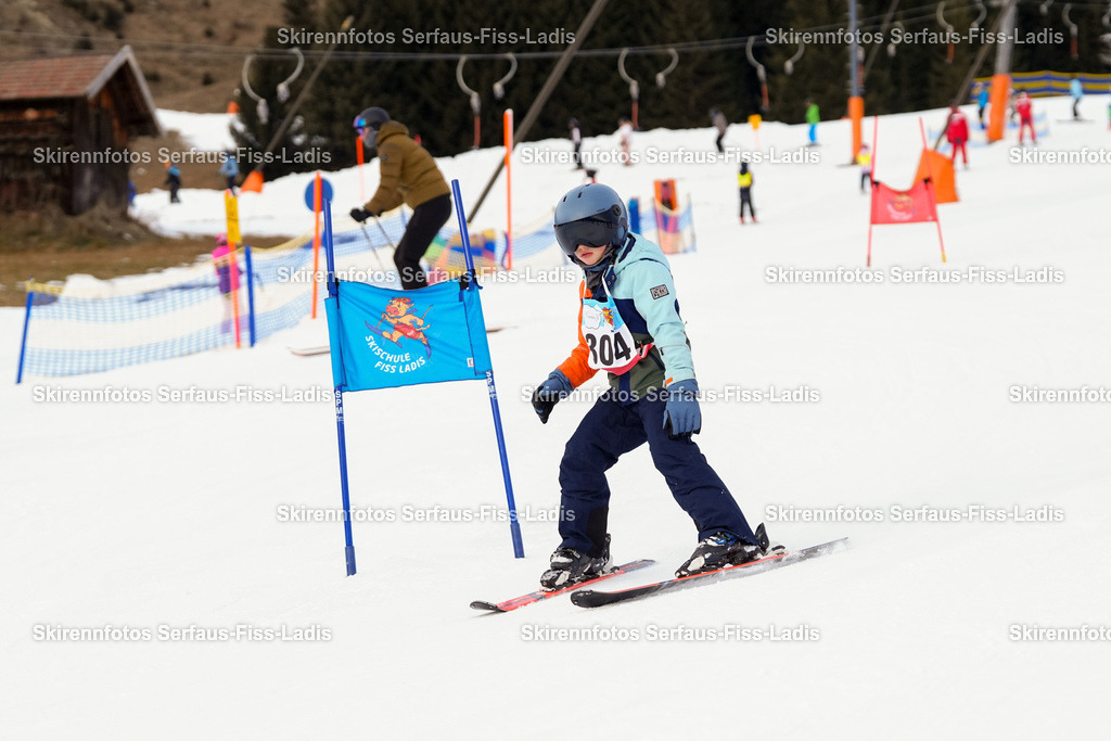 SRF_02.01.2026_0458 | Skirennfotos,Serfaus,Fiss,Ladis,Kinderskirennen,Winter,Tirol,Oberland,skirace,SFL,feelfree,weil wir's genießen,ski,Ski,skifahren,Sonnenplateau, - Realisiert mit Pictrs.com