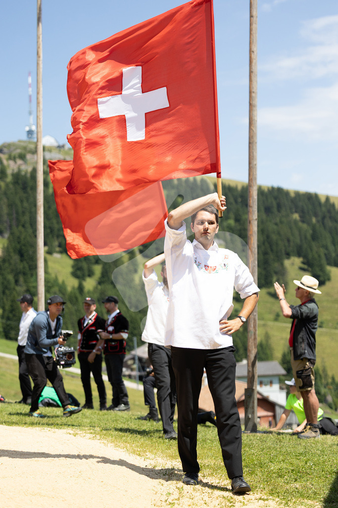 Rigi2025_2028 | Die Schwinger des Schwyzer Kantonalen Schwingerverbandes: Fotos, die Dynamik und Leidenschaft festhalten, sowie emotionale Momente aus dem traditionellen Schwingsport zeigen. - Realisiert mit Pictrs.com