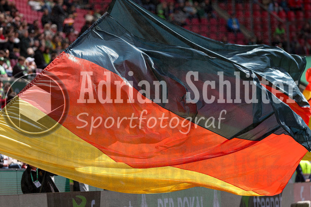 14.05.2026, GER, Fussball, Frauen, DFB-Pokal, Finale, Saison 2025/2026, VfL Wolfsburg - FC Bayern München | eine wehende Deutschlandfahne
