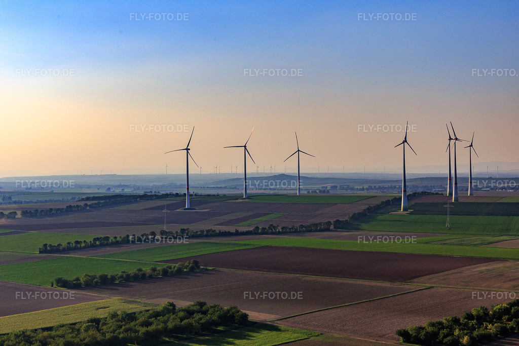 Luftbild: Windpark Hochborn-Gau-Heppenheim nördlich von Bechtheim im Ortsteil Heßloch in Dittelsheim-Heßloch im Bundesland Rheinland-Pfalz in Deutschland. Foto: IMG_103146.jpg vom 29.08.2017 durch Werner Riehm/FLY-FOTO.de