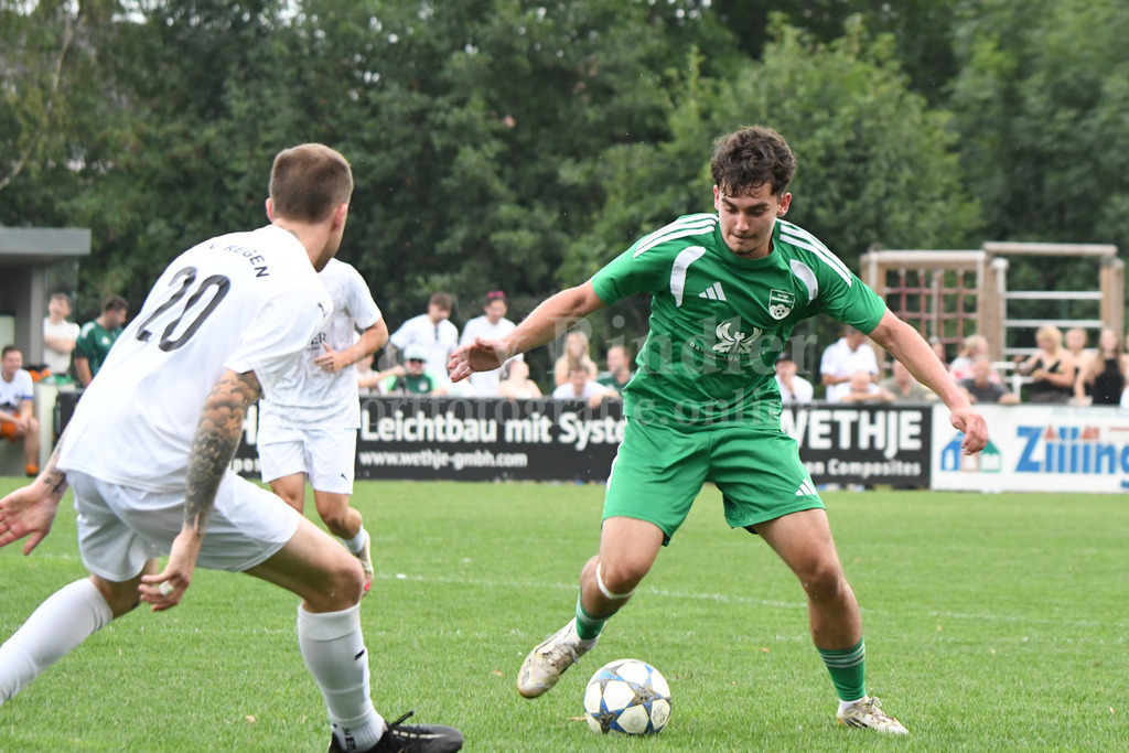 SpVgg Niederalteich : TSV Regen | Yannick Stahl (SpVgg Niederalteich #11) - Realisiert mit Pictrs.com