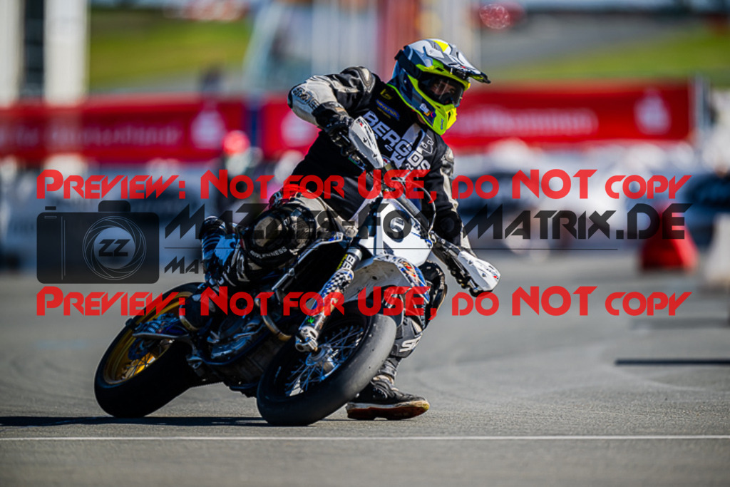 MaZZes_FotoMatrix_220903_1299 | S4