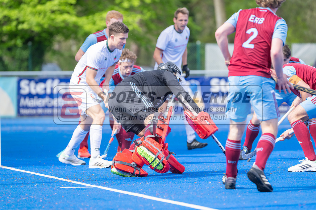 HK_20240414_100410 | 1. Bundesliga Hockey Herren Crefelder HTC - UHC Hamburg am 14.4.2024 CHTC, Krefeld , Julius Hayner ( Crefelder HTC #6 ) , Joshua Onyekwue Nnaji Torwart ( Crefelder HTC #29 ) , Erb Lauritz ( UHC Hamburg #2 )