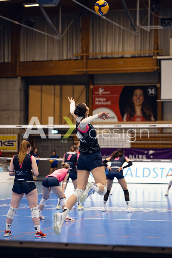 Volleyball I Frauen I Saison 2025-2026 I Volleyball NLA | Women I Round 14 I VC Kanti Schaffhausen - NLZ Volleyball Academy Zürich I 16.01.2026 | NLZ Volleyball Academy - 3 Marharyta Geiko (UKR) – Diagonalangriff - Realisiert mit Pictrs.com