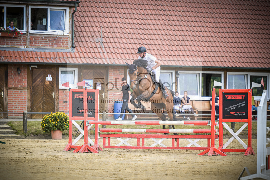 DOS_0752 | Entdecke hochwertige Reitturnierfotos von Foto Oger. Professionell, emotional und authentisch – jetzt Lieblingsmomente im Shop bestellen.Deutschlandweite Turnierfotografie. - Realisiert mit Pictrs.com