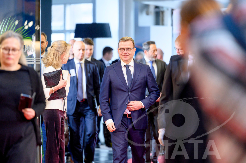 _DWA0180 | Die Ankunft des finnischen Ministerpräsidenten wurde im Rahmen des Programms „This is Europe“ von EU-Präsidentin Roberta Metsola am 13.03.2024 in EU-Parlament Straßburg begrüßt. - Realisiert mit Pictrs.com