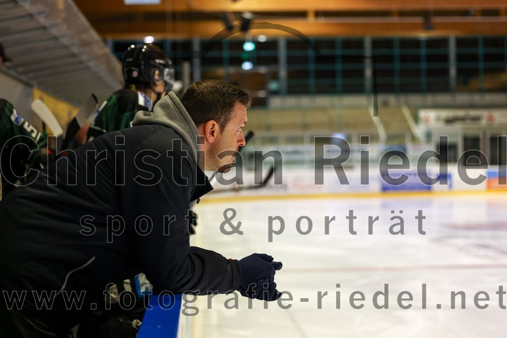 2022-09-23_009_TSV_Erding_gegen_EV_Fuessen | Erding, Deutschland, 23.09.2022:
Eishockey, Bayernliga 2022 / 2023, Testspiel, TSV Erding gegen EV Füssen, Endergebnis: 1:3

Foto: Christian Riedel / fotografie-riedel.net