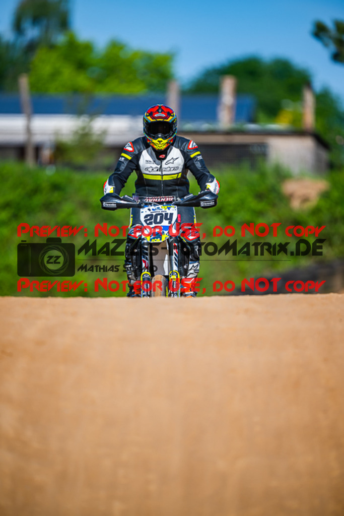 MaZZes_FotoMatrix_220528_5553 | Fotograf Mathias Schmid
Sportfotograf,
Eventfotograf,
Hochzeitsfotograf,
Portraitfotograf