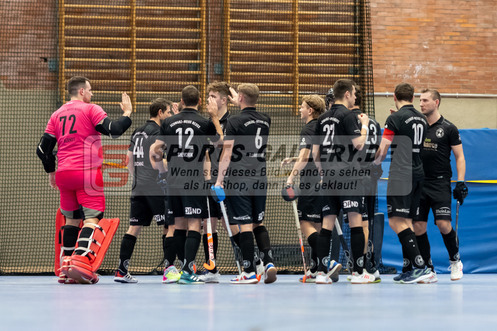 SFE_20240106_0018 | Neuss, Deutschland, 06.01.2024:  in Aktion waehrend des Spiels der Halle 1. Bundesliga Herren zwischen SW Neuss vs Rot-Weiss Köln im Stadionhalle (SW Neuss) am 06.01.2024 in Neuss, Deutschland. (Foto von Stephan Fehrmann)

Neuss, Germany, 06.01.2024:  in action during the game of Halle 1. Bundesliga Herren between SW Neuss vs Rot-Weiss Köln in Stadionhalle (SW Neuss) at 06.01.2024 in Neuss, Deutschland. (Foto von Stephan Fehrmann)