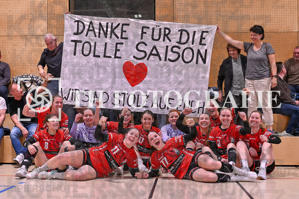 GER, SG Maulburg/Steinen - HB Kinzigtal, Handball, Suedbadenliga, 22. Spieltag, Saison 2023/2024, 27.04.2024 | Saisonabschlussfoto nach Spielende. SGMS F 

GER, SG Maulburg/Steinen - HB Kinzigtal, Handball, Suedbadenliga, 22. Spieltag, Saison 2023/2024, 27.04.2024

Foto: TH Fotografie/Thomas Hess