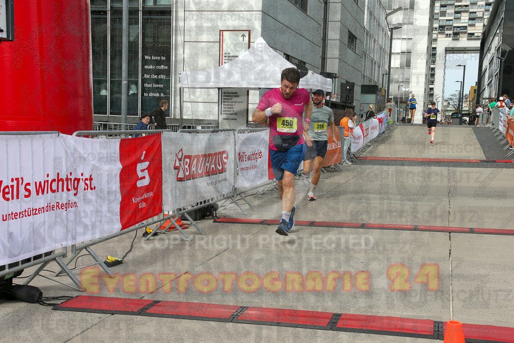 250920_1325_EX1_4422 | Sportfotografie im Rhein-Sieg Kreis, Köln, Bonn, NRW, Rheinland Pfalz, Hessen, etc. Unser Tätigkeitsfeld umfasst den Laufsport vom Volkslauf über den Marathon, Duathlon, Triathon bis zum Ultralauf wie Kölnpfad Ultra oder Schindertrail.