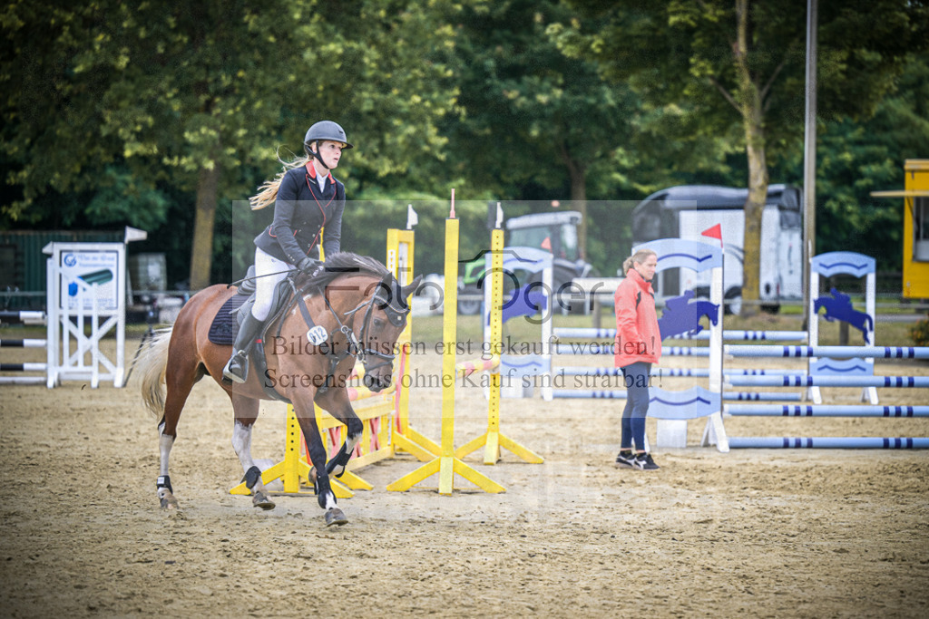 DOS_4167 | Entdecke hochwertige Reitturnierfotos von Foto Oger. Professionell, emotional und authentisch – jetzt Lieblingsmomente im Shop bestellen.Deutschlandweite Turnierfotografie. - Realisiert mit Pictrs.com