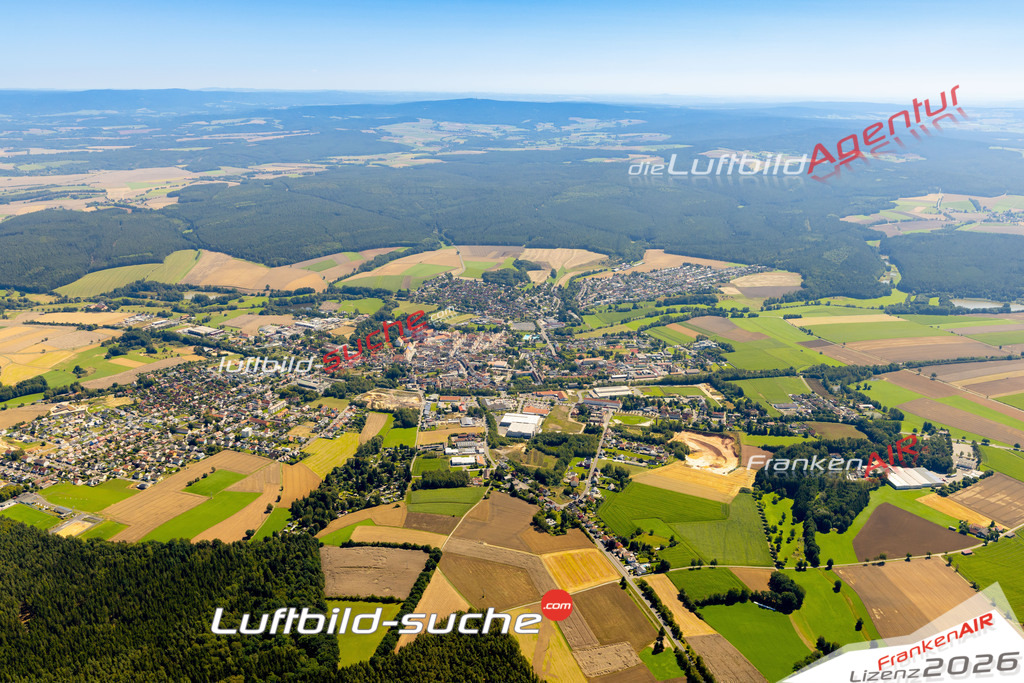Das Luftbild zeigt : Übersicht Panorama Waldsassen - Die Luftaufnahme wurde 2023 vom UL-Flugzeug aus erstellt ( keine Drohne ) - Hochauflösende Luftaufnahme - Für grossformatige Ausdrucke geeignet. Die Geschenkidee !Mit Lizenz und Bildrechte bestellbar