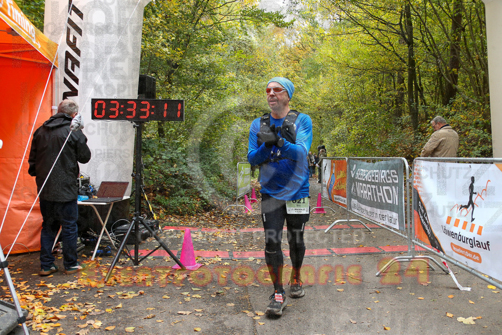 251026_1334_EX1_3673 | Sportfotografie im Rhein-Sieg Kreis, Köln, Bonn, NRW, Rheinland Pfalz, Hessen, etc. Unser Tätigkeitsfeld umfasst den Laufsport vom Volkslauf über den Marathon, Duathlon, Triathon bis zum Ultralauf wie Kölnpfad Ultra oder Schindertrail.