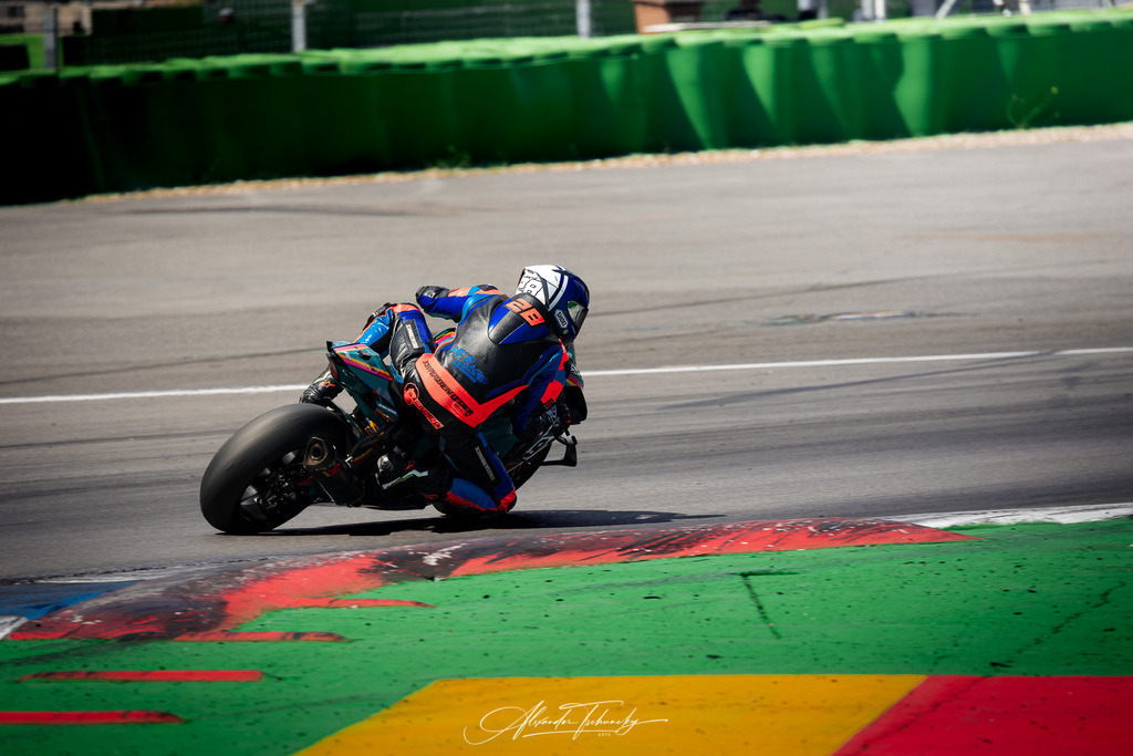 Ducati Trackday Hockenheimring 2026 | Entdecken Sie die faszinierende Welt von Alexander Tschuncky Arts: Kreative Fotografie, atemberaubende Automobilkunst und hochwertiger Bilderdruck. Lassen Sie sich inspirieren! - Realisiert mit Pictrs.com