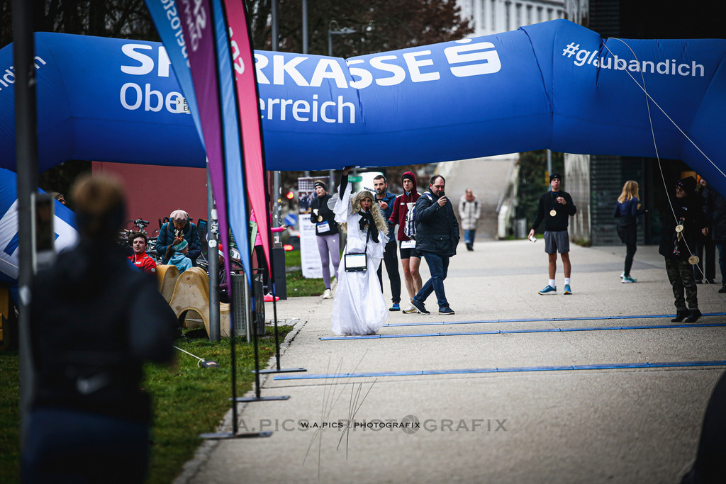 ..... | Linz, AUSTRIA,14. Dezember 25, ALOHA WINTERLAUF DEZEMBER 25 , Image shows: Photo: WAPICS / Andreas Willdoner