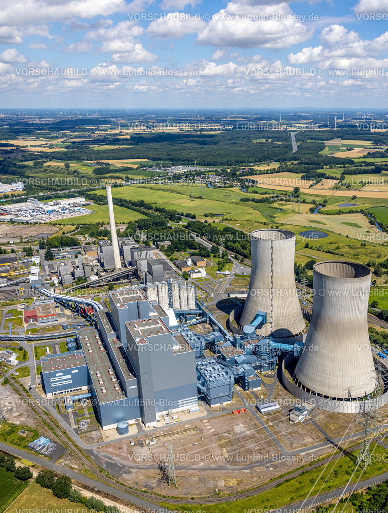 Hamm240707009 | RWE Kraftwerk Westfalen, Kühltürme, Fernsicht und blauer Himmel mit Wolken, Blick zur Siegenbeckstraße, Lippetal und Campingplatz Uentrop, Uentrop, Hamm, Ruhrgebiet, Nordrhein-Westfalen, Deutschland