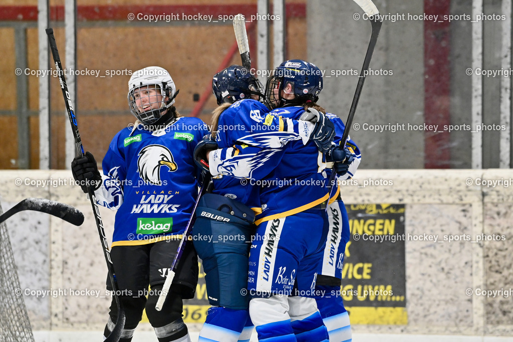 Wildcats Paternion vs. Lady Hawks  | Jubel Lady Hawks Mannschaft, #8 Pack Lara LADY HAWKS, Wildcats Paternion vs. Lady Hawks , Wildcats Paternion vs. Lady Hawks  am 27.01.2025 in Spittal an der Drau (Eissportzentrum Spittal), Austria, (Photo by Bernd Stefan)